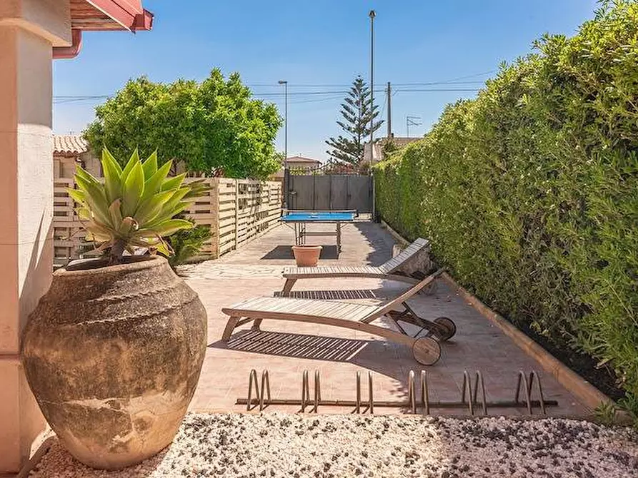 Immagine 33 di Villa in vendita  in traversa ognina a Siracusa