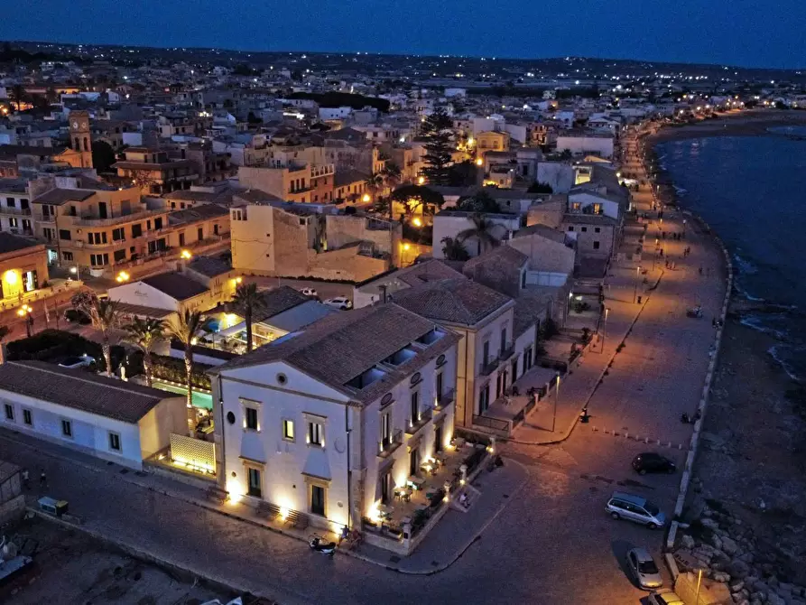 Immagine 1 di Villa in vendita  in Via Marina snc a Scicli