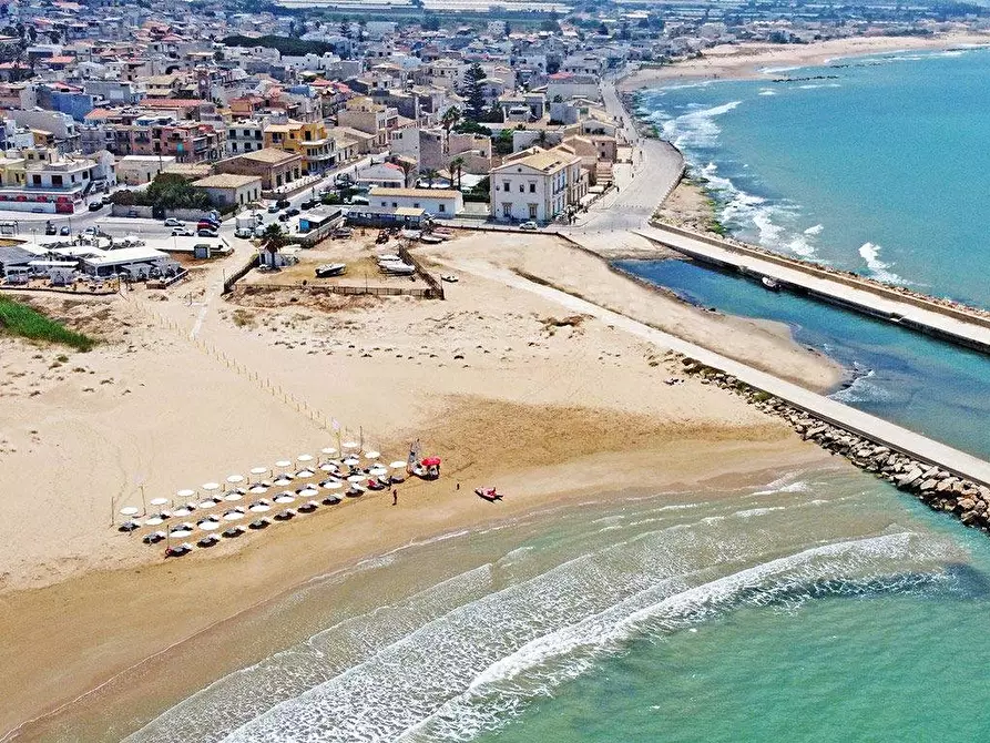 Immagine 42 di Villa in vendita  in Via Marina snc a Scicli