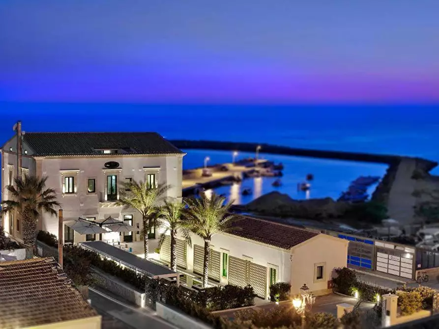 Immagine 40 di Villa in vendita  in Via Marina snc a Scicli