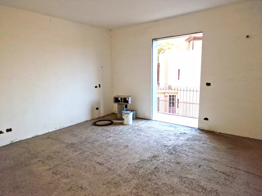 Immagine 15 di Villa in vendita  in via padre pio snc a Gravina Di Catania