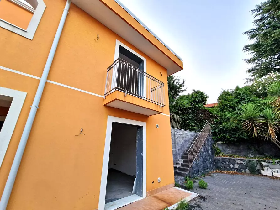 Immagine 4 di Villa in vendita  in via padre pio snc a Gravina Di Catania