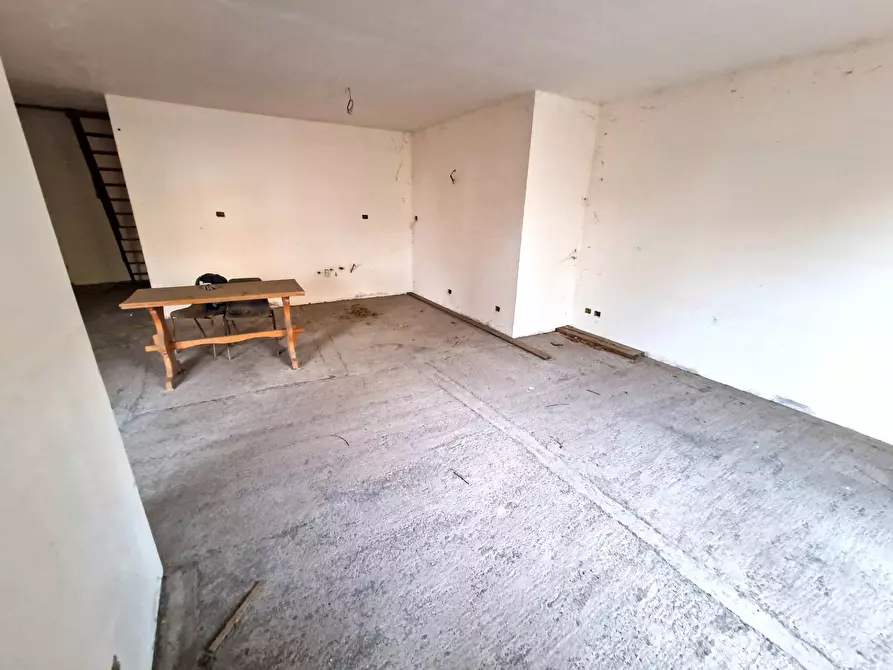 Immagine 7 di Villa in vendita  in via padre pio snc a Gravina Di Catania