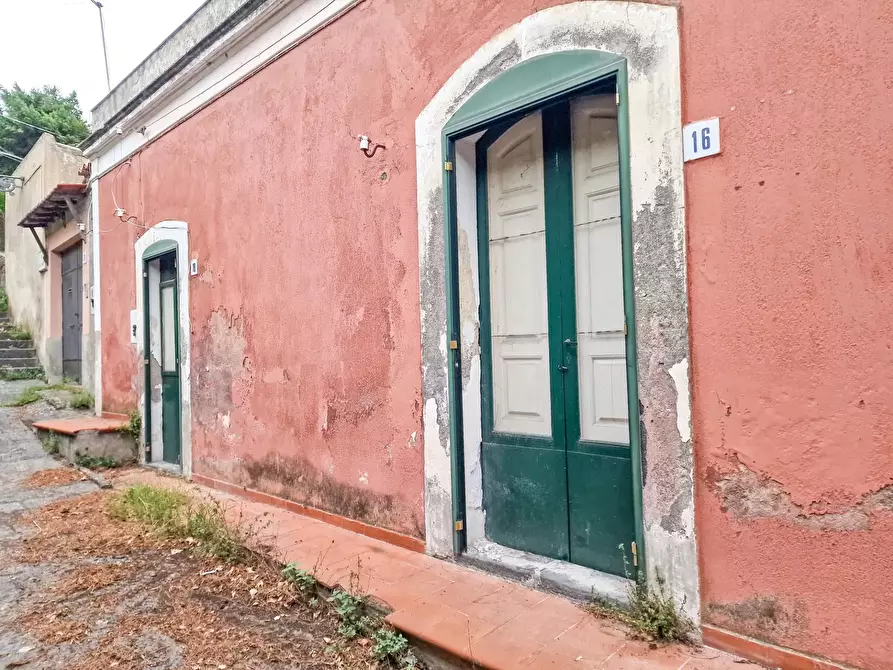 Immagine 3 di Villa in vendita  in Viscalori snc a Viagrande