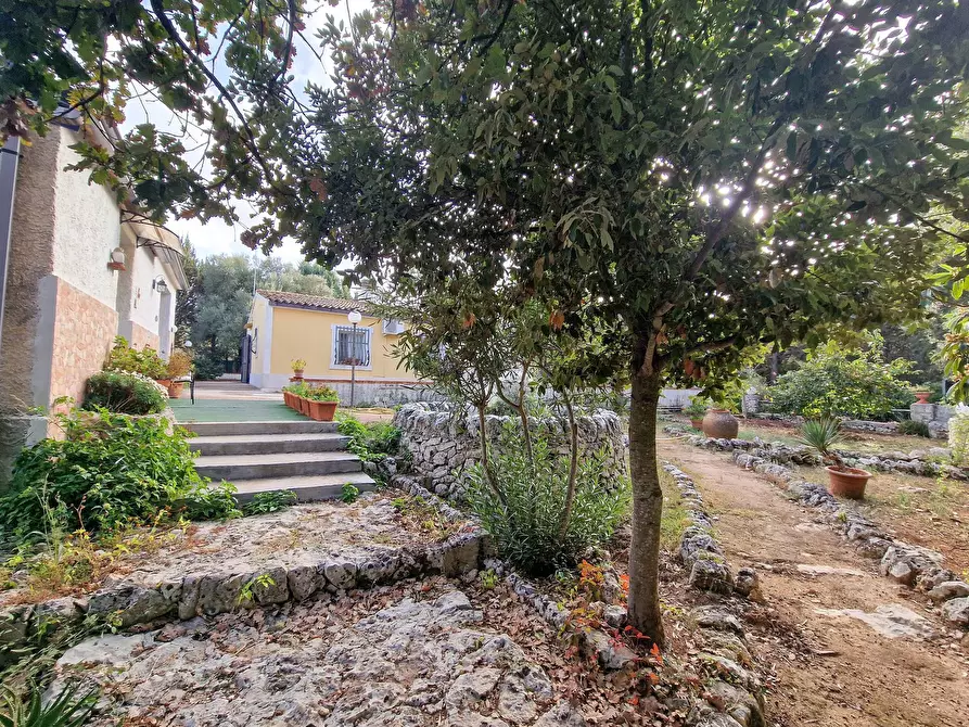 Immagine 5 di Villa in vendita  in Menghisi snc a Noto