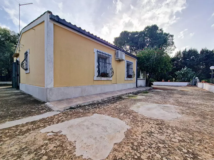 Immagine 36 di Villa in vendita  in Menghisi snc a Noto