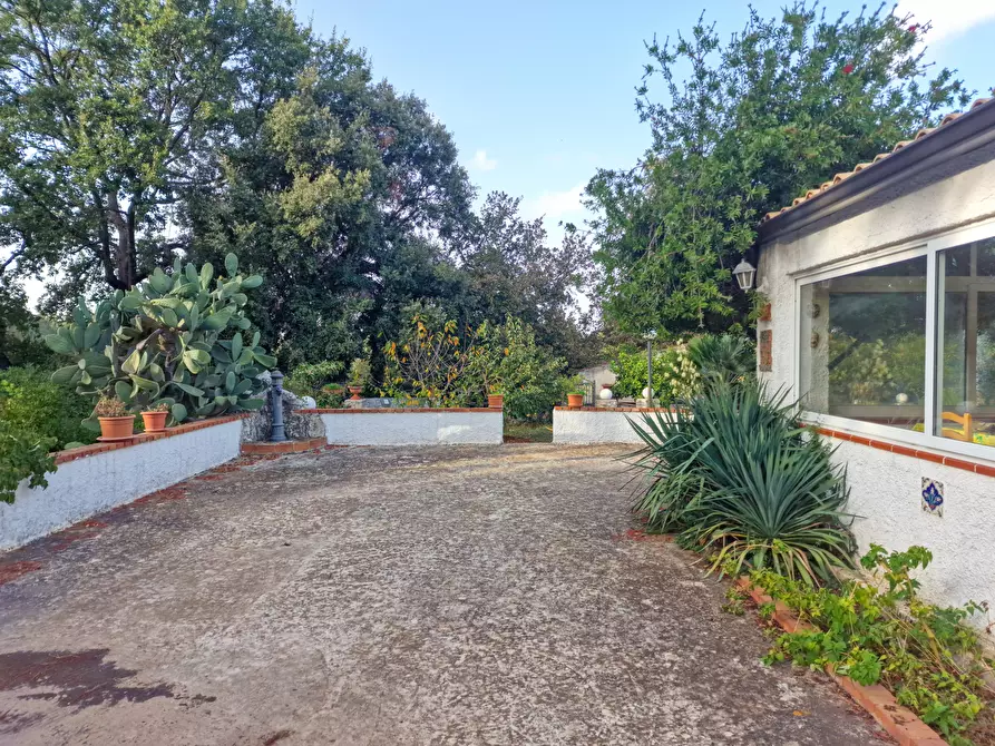 Immagine 41 di Villa in vendita  in Menghisi snc a Noto