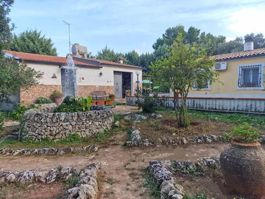 Immagine 7 di Villa in vendita  in Menghisi snc a Noto