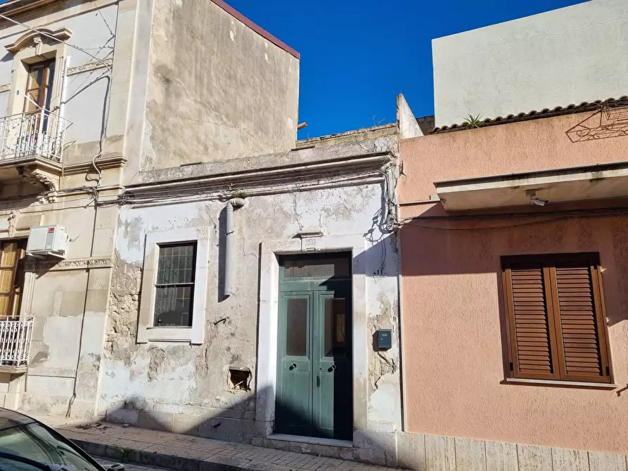 Immagine 1 di Casa semindipendente in vendita  in via procida a Avola