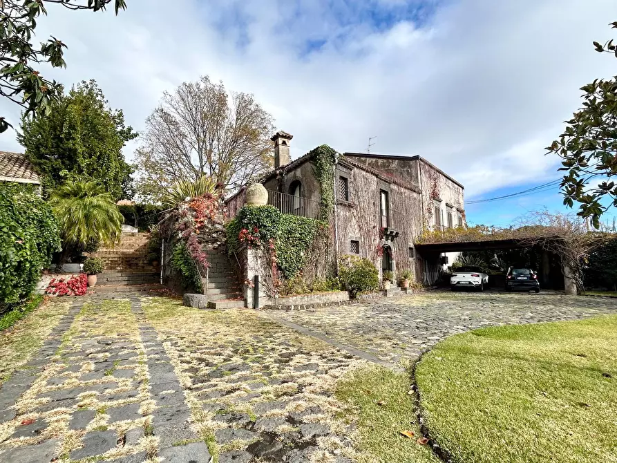 Immagine 1 di Villa in vendita  in via giuseppe garibaldi snc a Viagrande