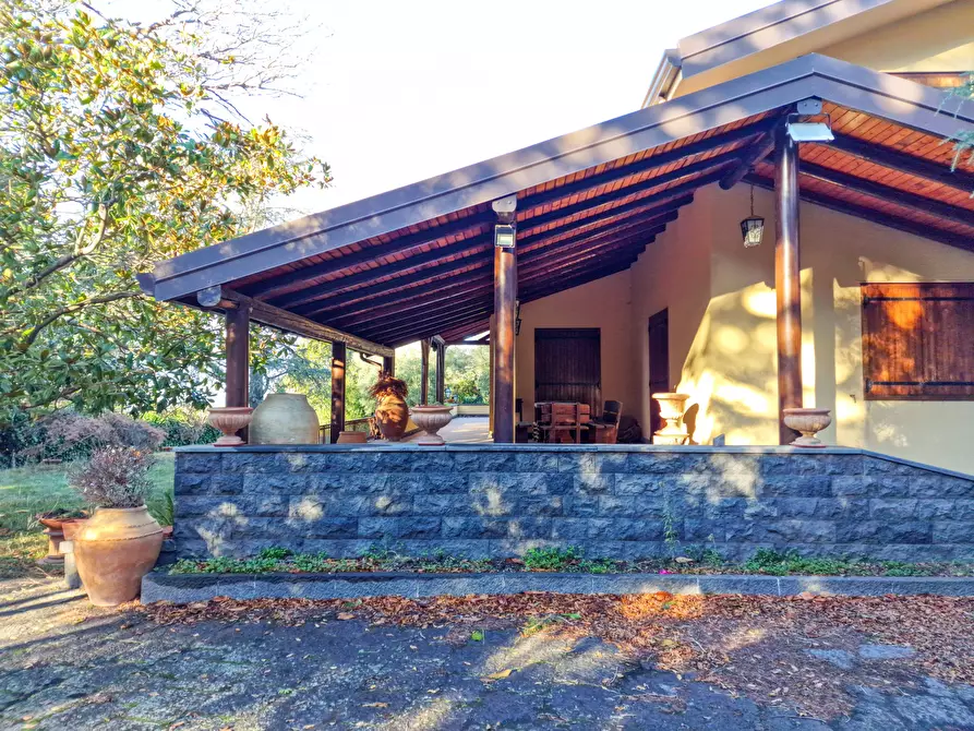 Immagine 5 di Villa in affitto  in Via Ugo Foscolo snc a Gravina Di Catania