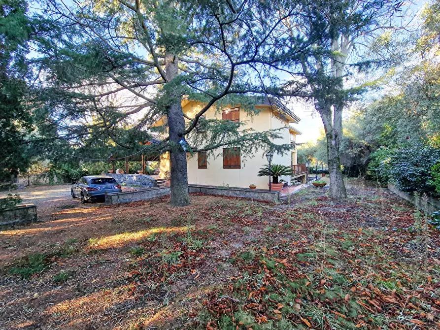 Immagine 65 di Villa in affitto  in Via Ugo Foscolo snc a Gravina Di Catania