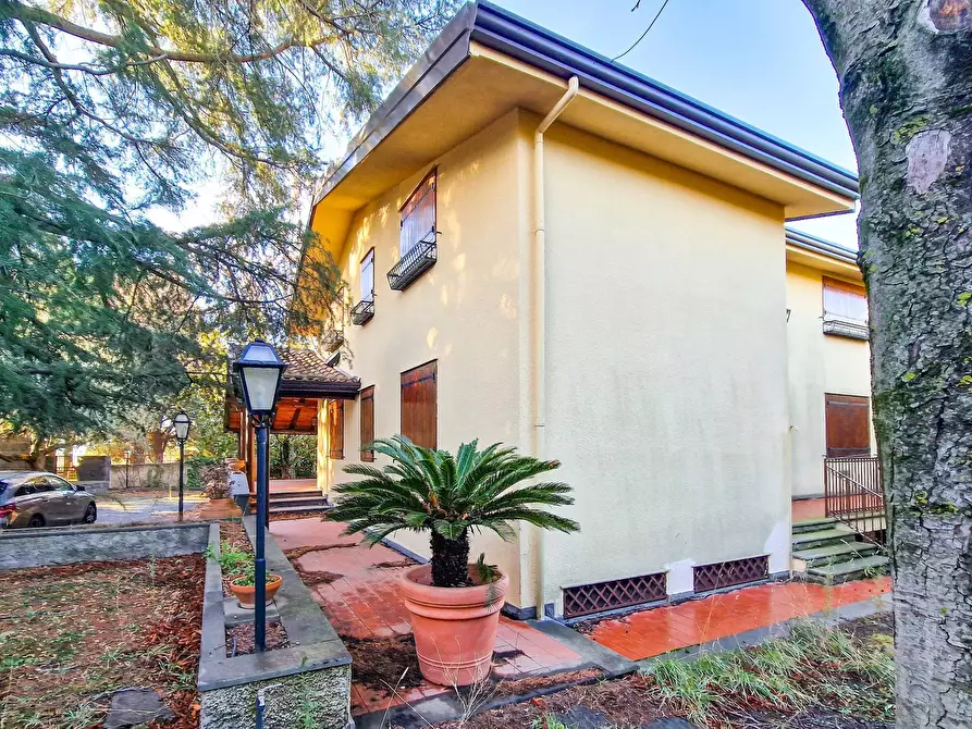 Immagine 64 di Villa in affitto  in Via Ugo Foscolo snc a Gravina Di Catania