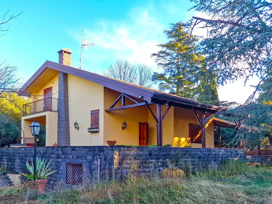 Immagine 2 di Villa in affitto  in Via Ugo Foscolo snc a Gravina Di Catania