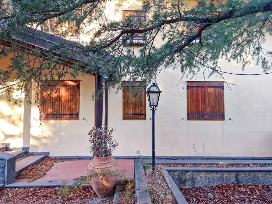 Immagine 59 di Villa in affitto  in Via Ugo Foscolo snc a Gravina Di Catania