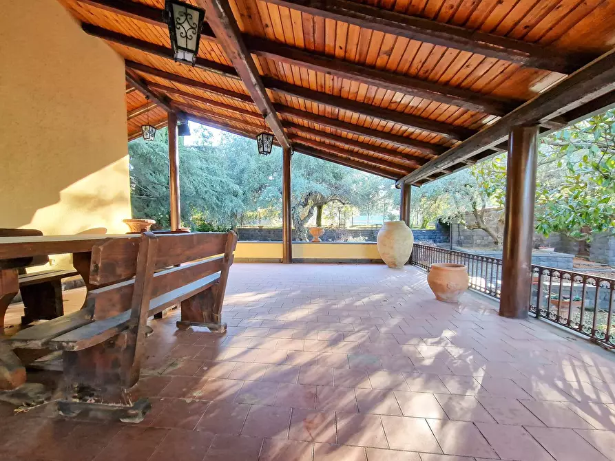 Immagine 50 di Villa in affitto  in Via Ugo Foscolo snc a Gravina Di Catania