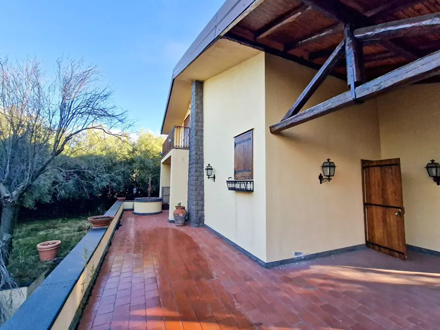 Immagine 55 di Villa in affitto  in Via Ugo Foscolo snc a Gravina Di Catania