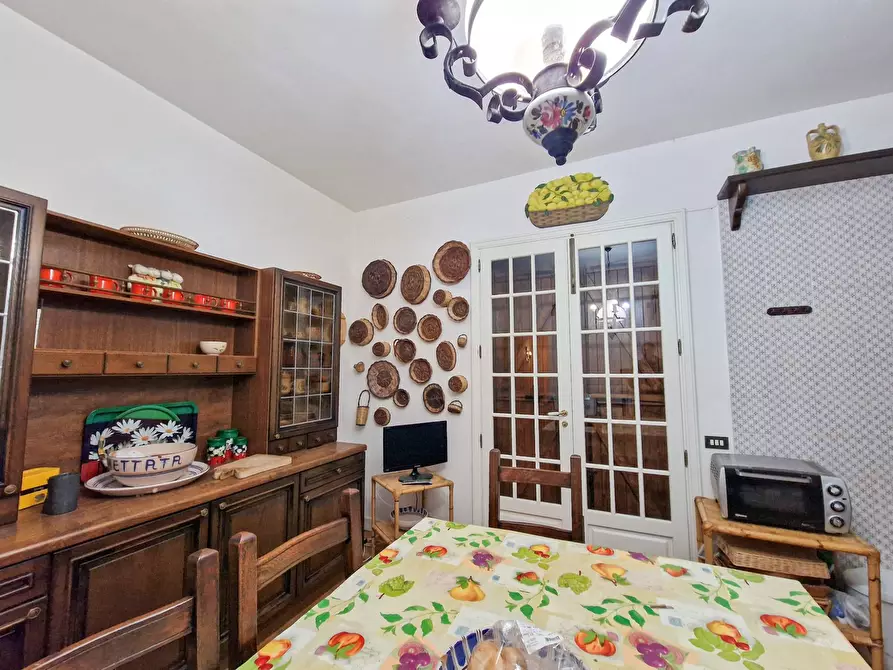 Immagine 19 di Villa in affitto  in Via Ugo Foscolo snc a Gravina Di Catania