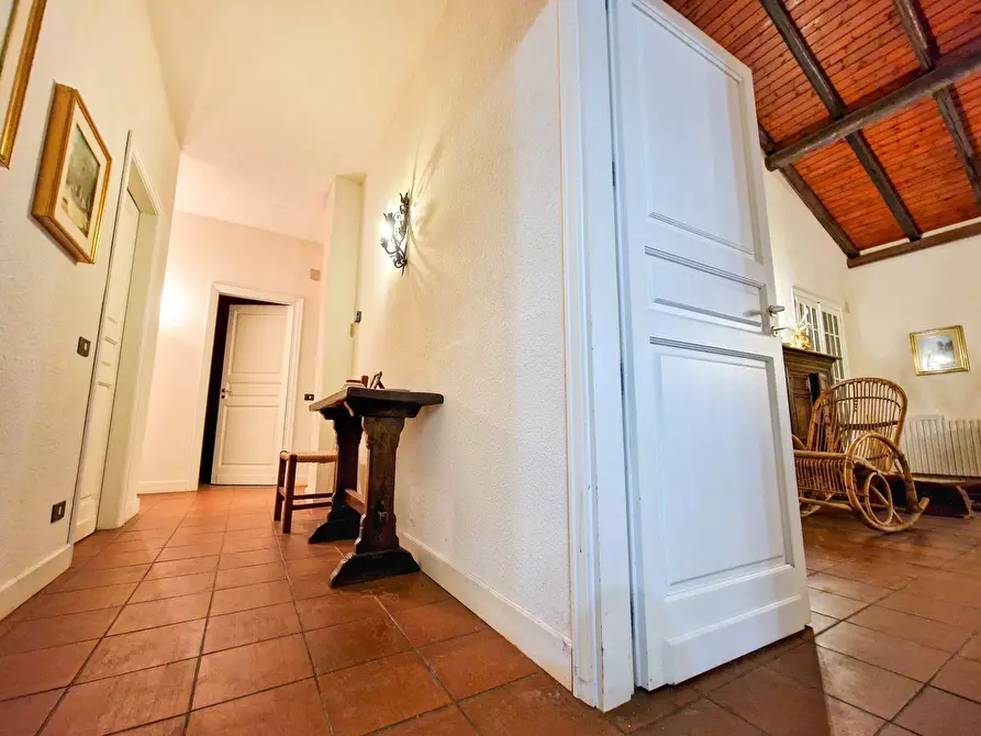 Immagine 21 di Villa in affitto  in Via Ugo Foscolo snc a Gravina Di Catania