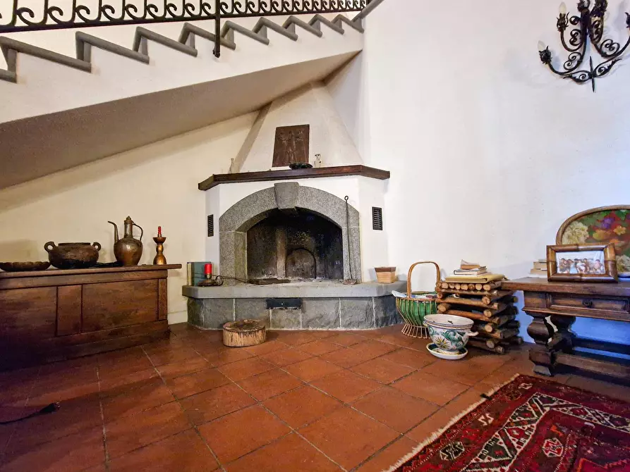 Immagine 10 di Villa in affitto  in Via Ugo Foscolo snc a Gravina Di Catania