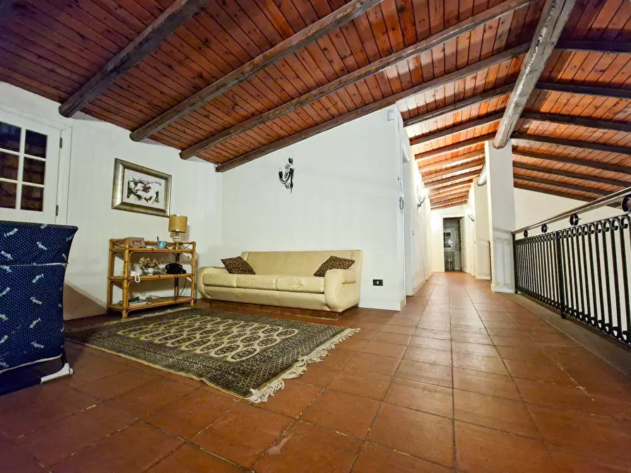 Immagine 28 di Villa in affitto  in Via Ugo Foscolo snc a Gravina Di Catania