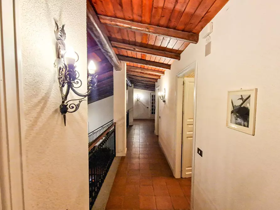 Immagine 36 di Villa in affitto  in Via Ugo Foscolo snc a Gravina Di Catania