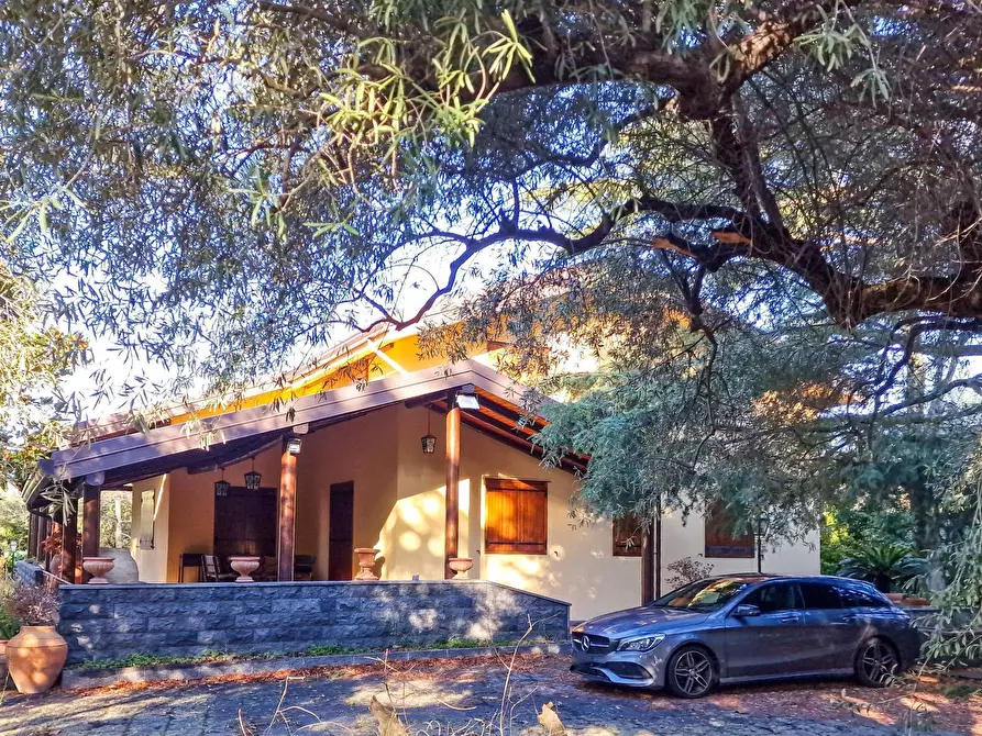 Immagine 42 di Villa in affitto  in Via Ugo Foscolo snc a Gravina Di Catania