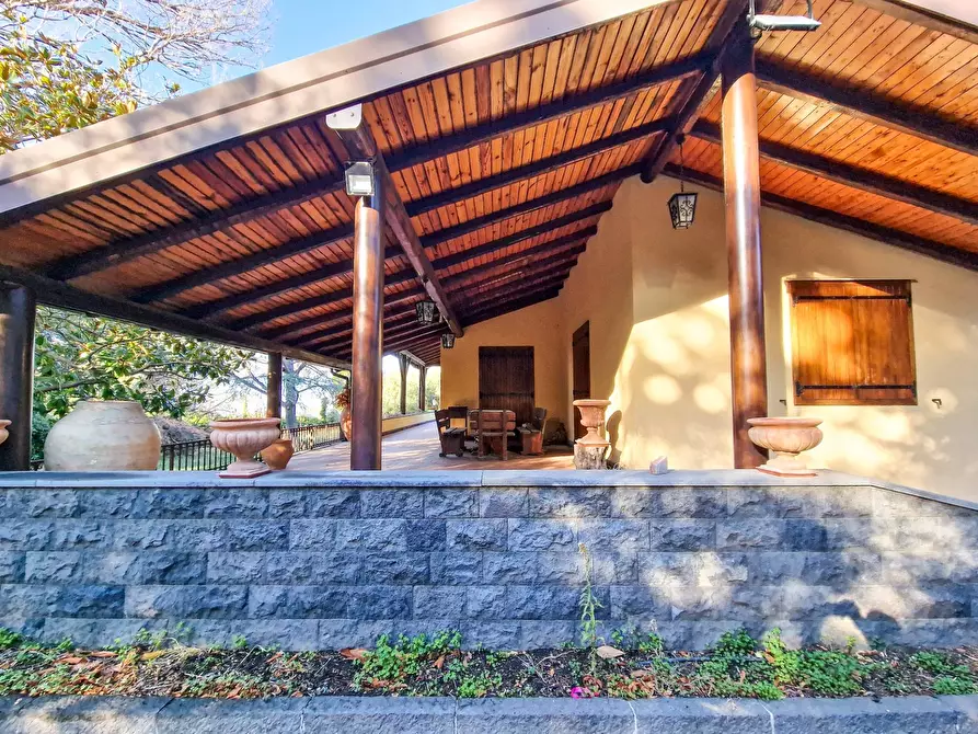 Immagine 43 di Villa in affitto  in Via Ugo Foscolo snc a Gravina Di Catania