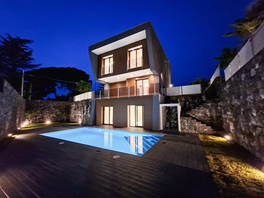 Immagine 26 di Villa in vendita  in Corso Ara Di Giove snc a Gravina Di Catania