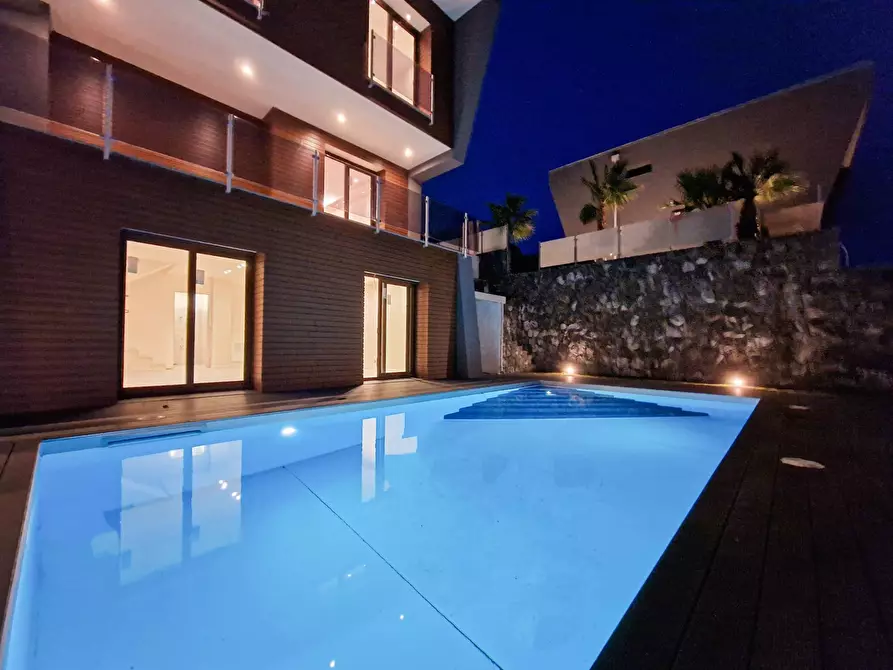 Immagine 3 di Villa in vendita  in Corso Ara Di Giove snc a Gravina Di Catania