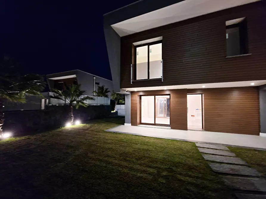 Immagine 25 di Villa in vendita  in Corso Ara Di Giove snc a Gravina Di Catania