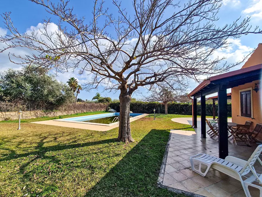 Immagine 6 di Villa in vendita  in Viale Enzo Ferrari snc a Scicli