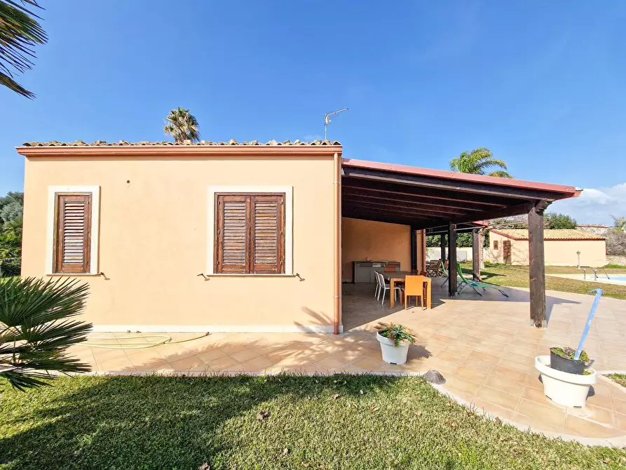 Immagine 30 di Villa in vendita  in Viale Enzo Ferrari snc a Scicli