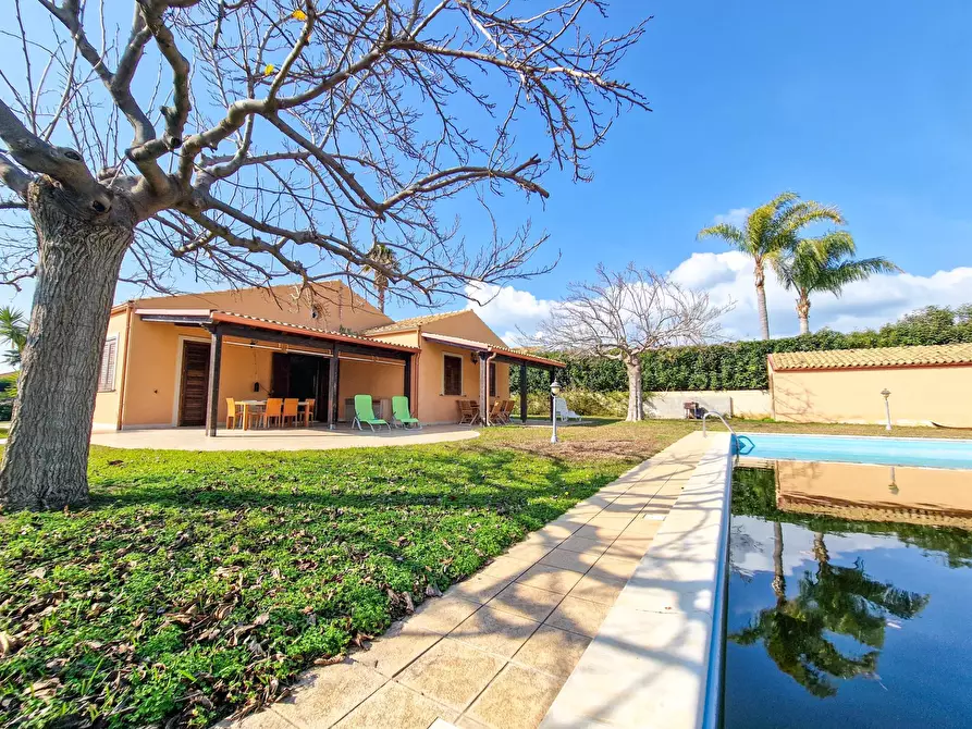 Immagine 34 di Villa in vendita  in Viale Enzo Ferrari snc a Scicli