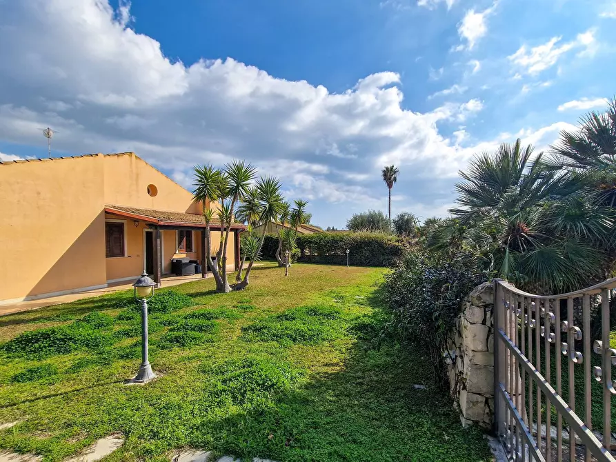 Immagine 32 di Villa in vendita  in Viale Enzo Ferrari snc a Scicli