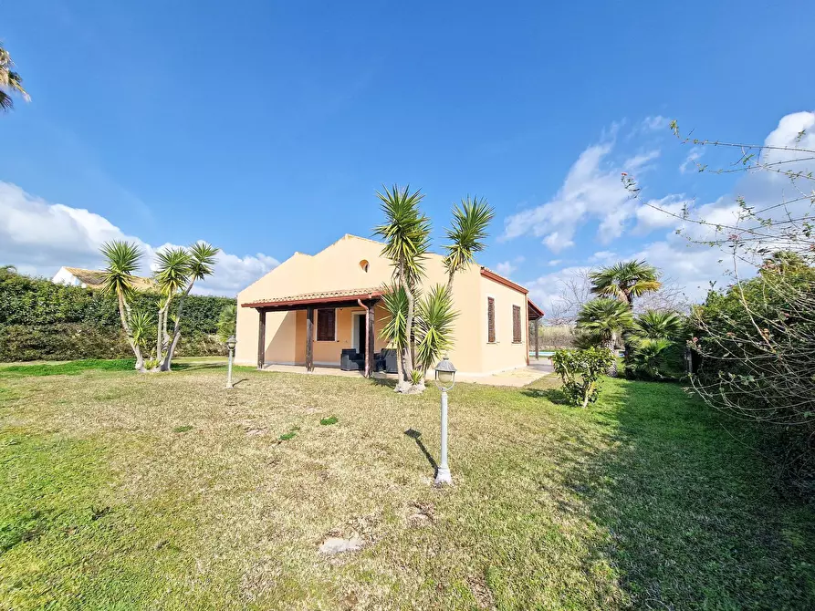 Immagine 7 di Villa in vendita  in Viale Enzo Ferrari snc a Scicli