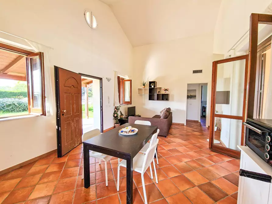 Immagine 17 di Villa in vendita  in Viale Enzo Ferrari snc a Scicli