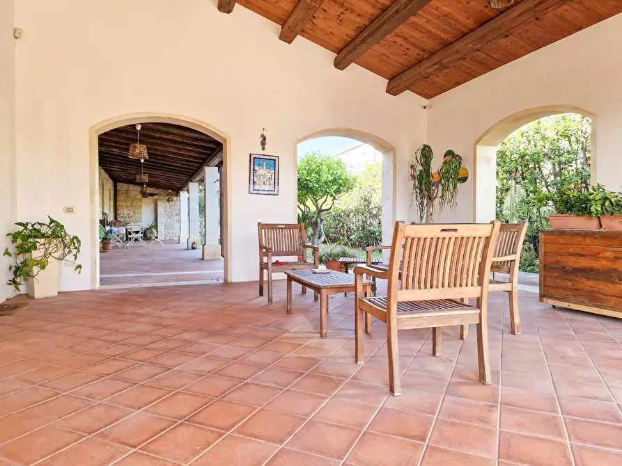 Immagine 16 di Villa in vendita  in Viale Del Lavoro snc a Scicli