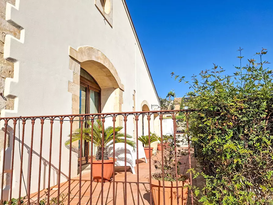 Immagine 19 di Villa in vendita  in Viale Del Lavoro snc a Scicli