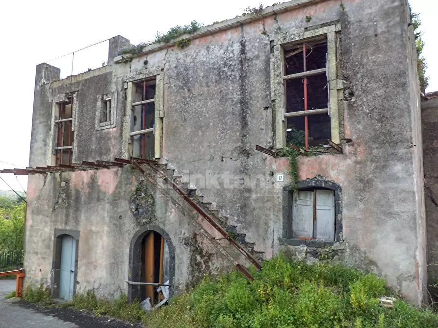 Immagine 3 di Rustico / casale in vendita  in petrulli snc a Zafferana Etnea