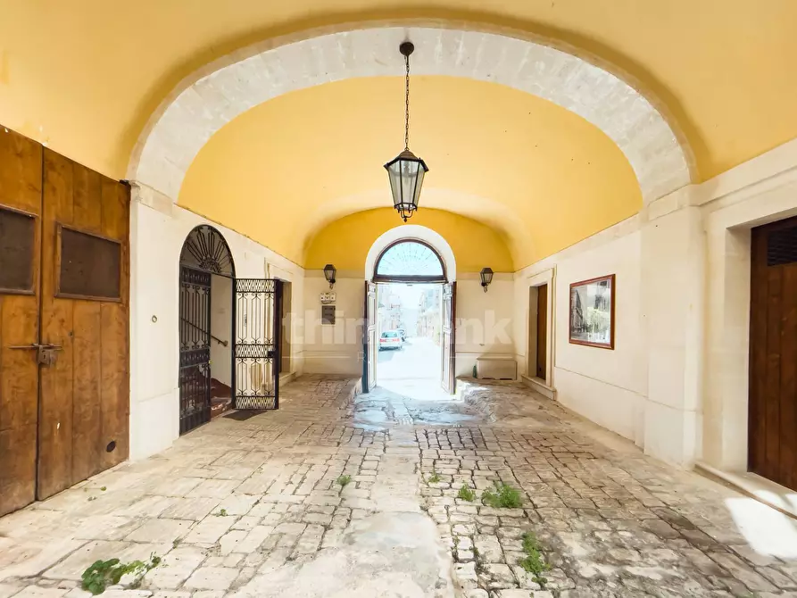 Immagine 6 di Palazzo in vendita  in Via Sipione snc a Rosolini