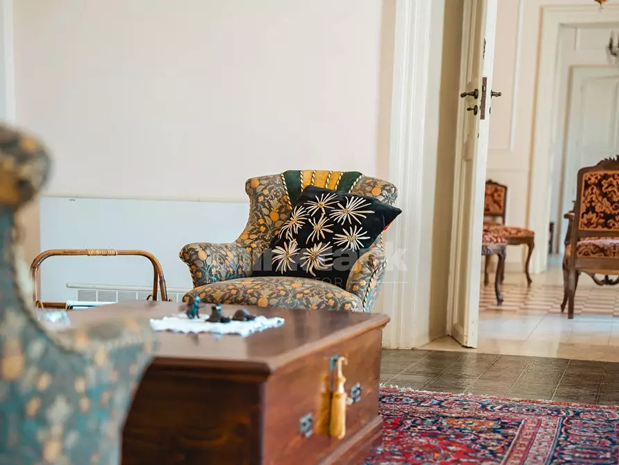 Immagine 29 di Palazzo in vendita  in Via Sipione snc a Rosolini