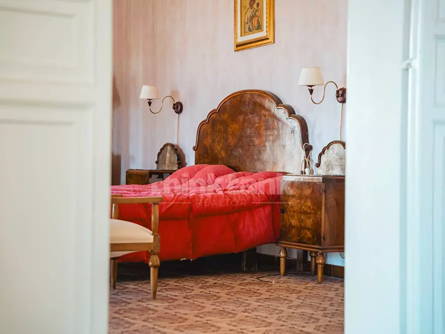 Immagine 31 di Palazzo in vendita  in Via Sipione snc a Rosolini