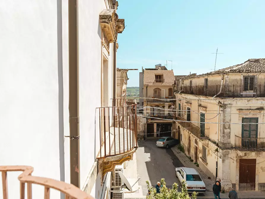 Immagine 39 di Palazzo in vendita  in Via Sipione snc a Rosolini