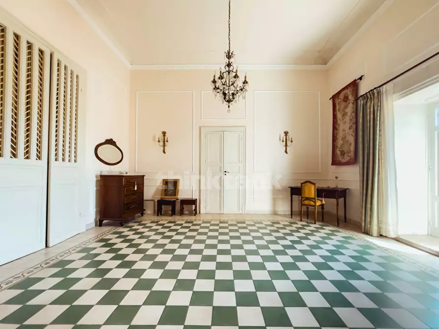 Immagine 18 di Palazzo in vendita  in Via Sipione snc a Rosolini