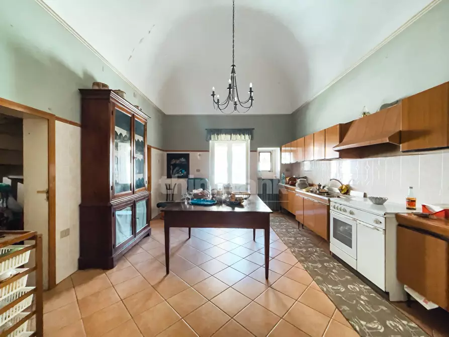 Immagine 24 di Palazzo in vendita  in Via Sipione snc a Rosolini