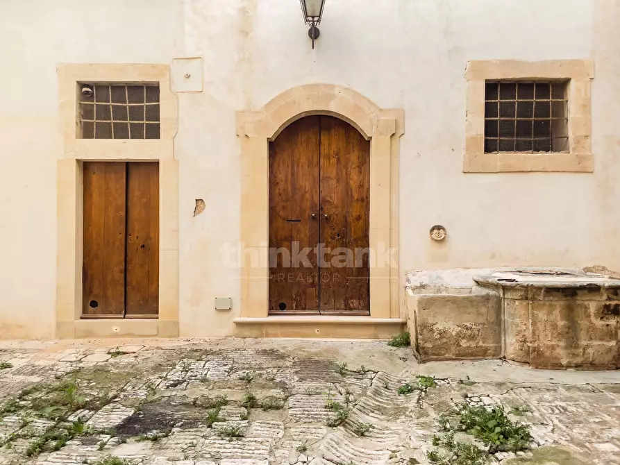 Immagine 11 di Palazzo in vendita  in Via Sipione snc a Rosolini