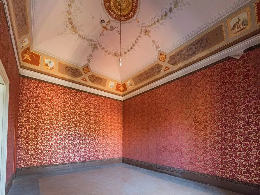 Immagine 6 di Palazzo in vendita  in Via Scalilla snc a Gravina Di Catania