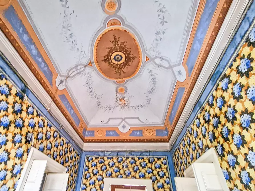 Immagine 18 di Palazzo in vendita  in Via Scalilla snc a Gravina Di Catania