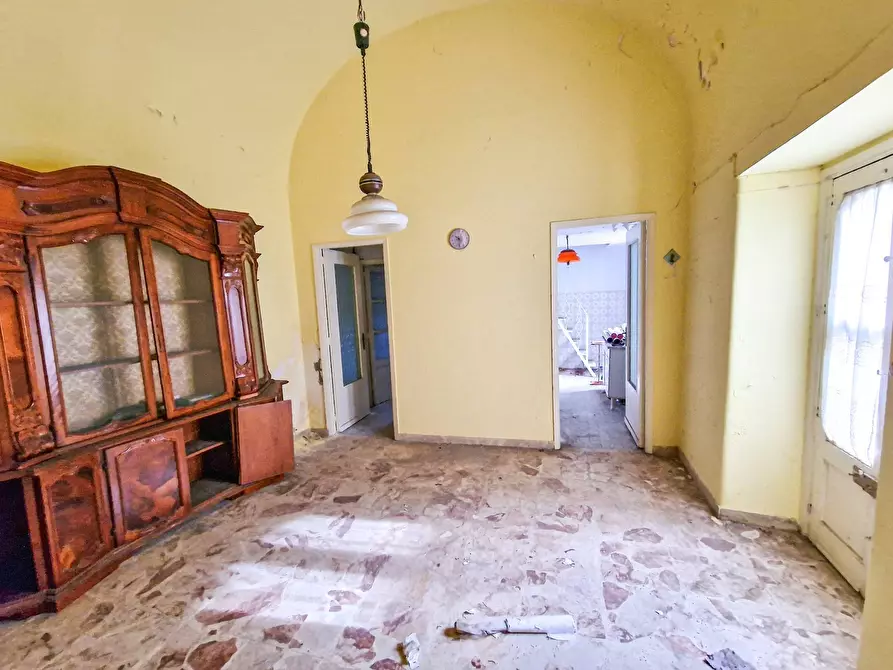 Immagine 27 di Palazzo in vendita  in Via Scalilla snc a Gravina Di Catania